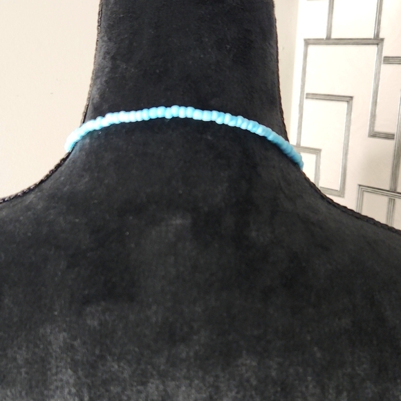 Turquoise Chip (Natural Stones) Beaded Necklace - Picture 4 of 4